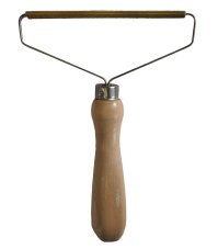 Škrabka na žmolky, veľká, drevená rúčka Škrabka na žmolky, veľká, drevená rúčka